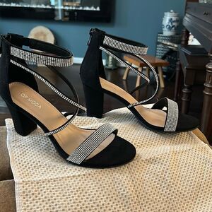 TOP Moda Dressy/Formal Sandals High Heel Ankle Strap Open Toe Sandals. Size 8.5.